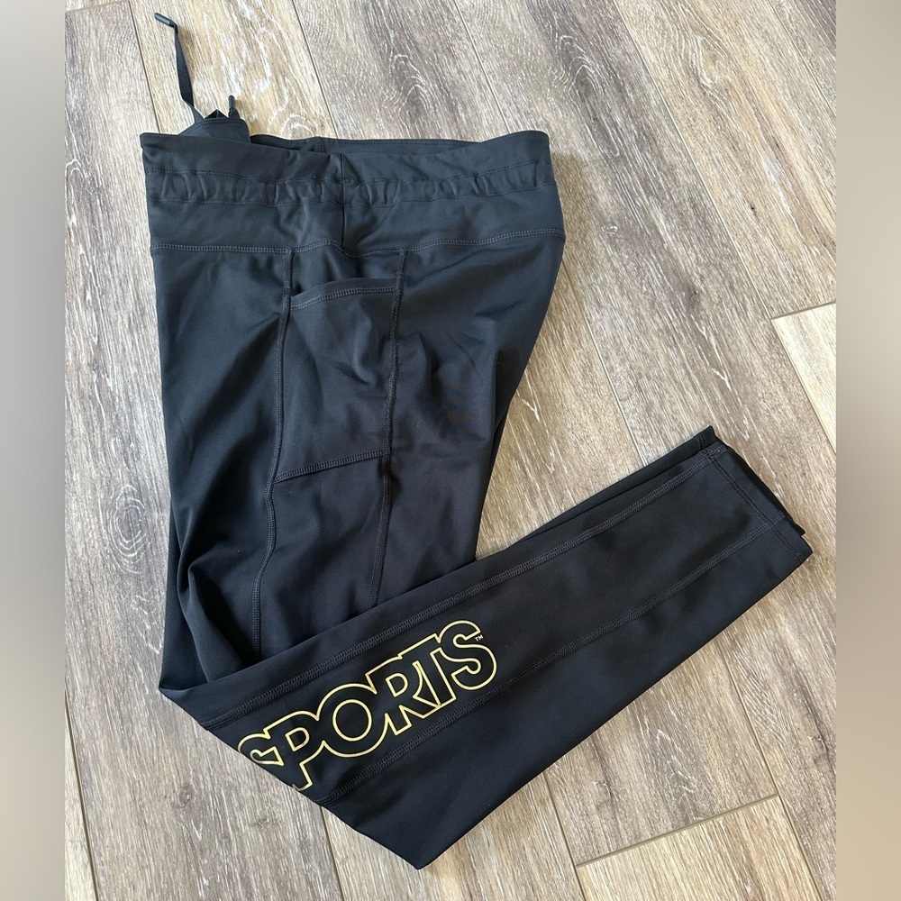 🛍️ Love & Sports black with gold logo legging new condition.